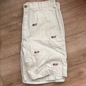 Vineyard Vines Tan Flat Front Flag Shorts Casual Elegance